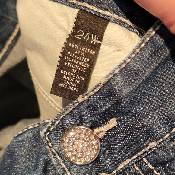 Plus Size Denim Capris - Size 24W - Picture 3 of 6